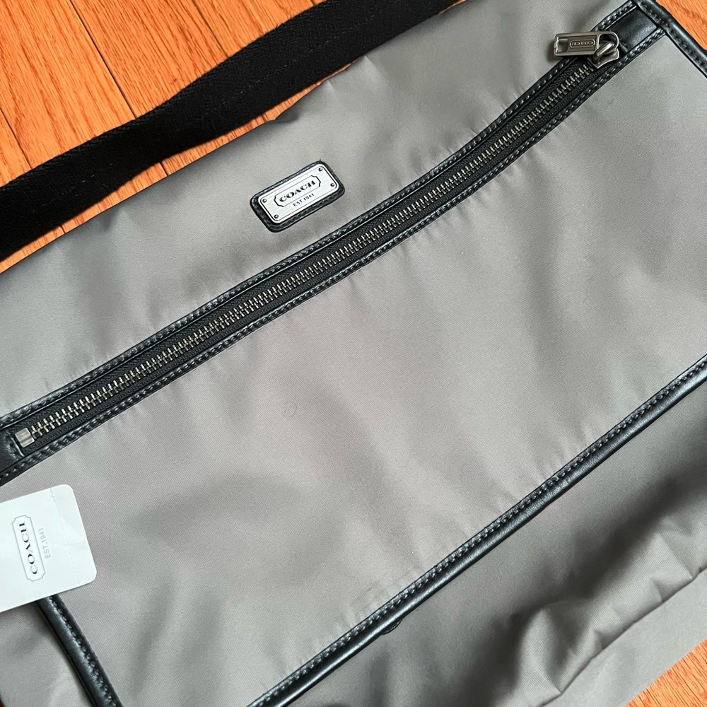 Coach Men’s Messenger Bag - Picture 2 of 6